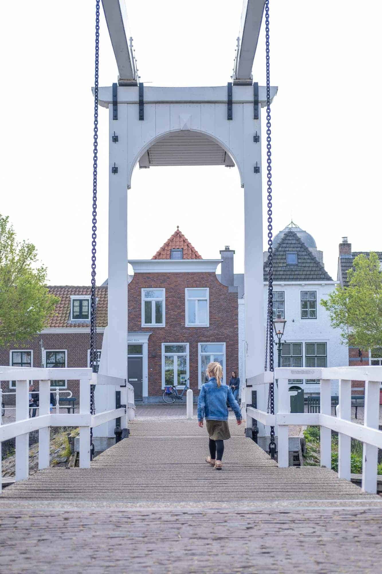 witte ophaalbrug in zeeland